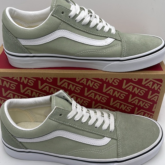 Vans Men’s Old Skool Desert Sage/True White
VN0A38G1U62
Sneakers - Picture 3 of 16